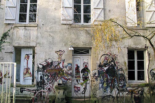 Eruval : ulaz u prvu zgradu