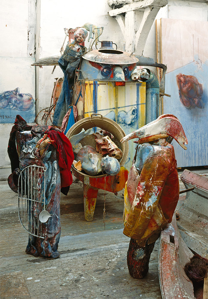 Sculptures de Dado dans l’atelier d’Hérouval en 1990