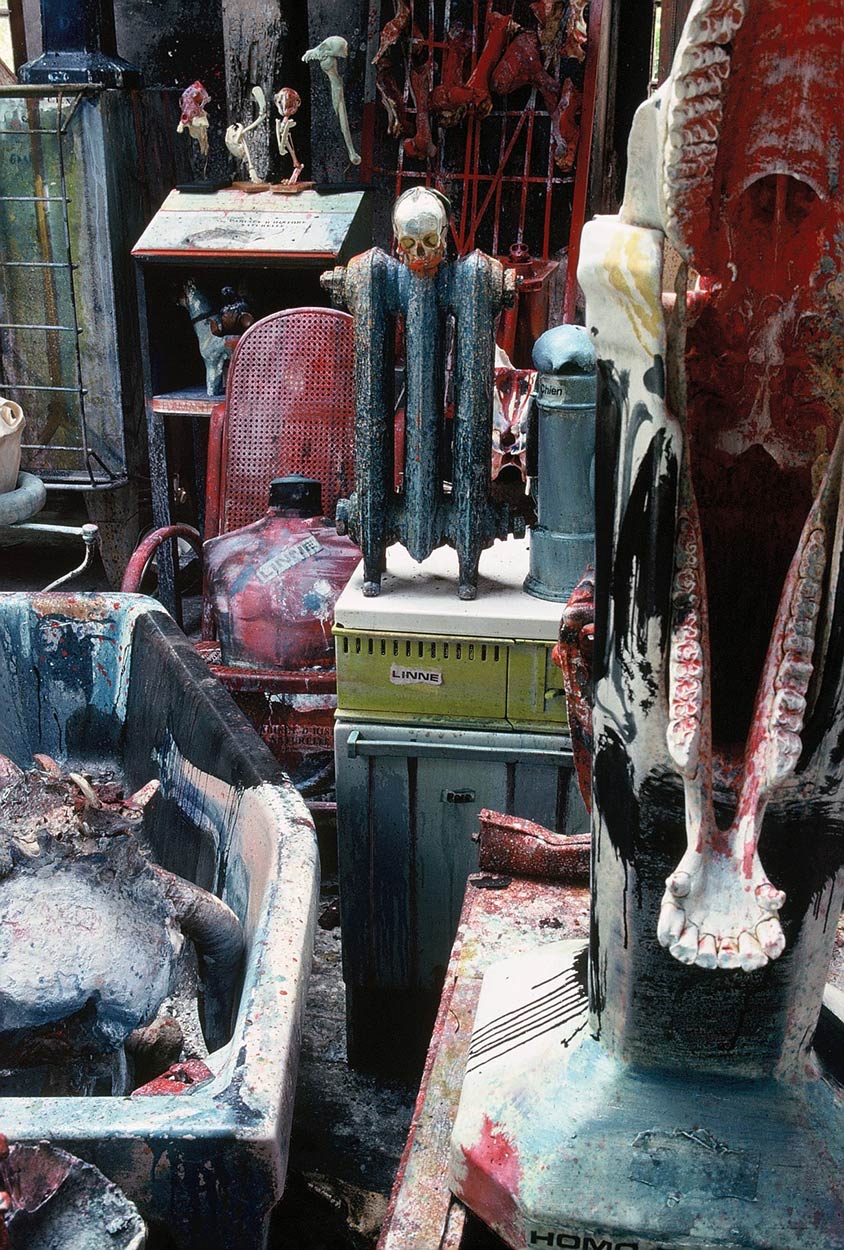 Sculptures dans l’atelier de Dado en 1989