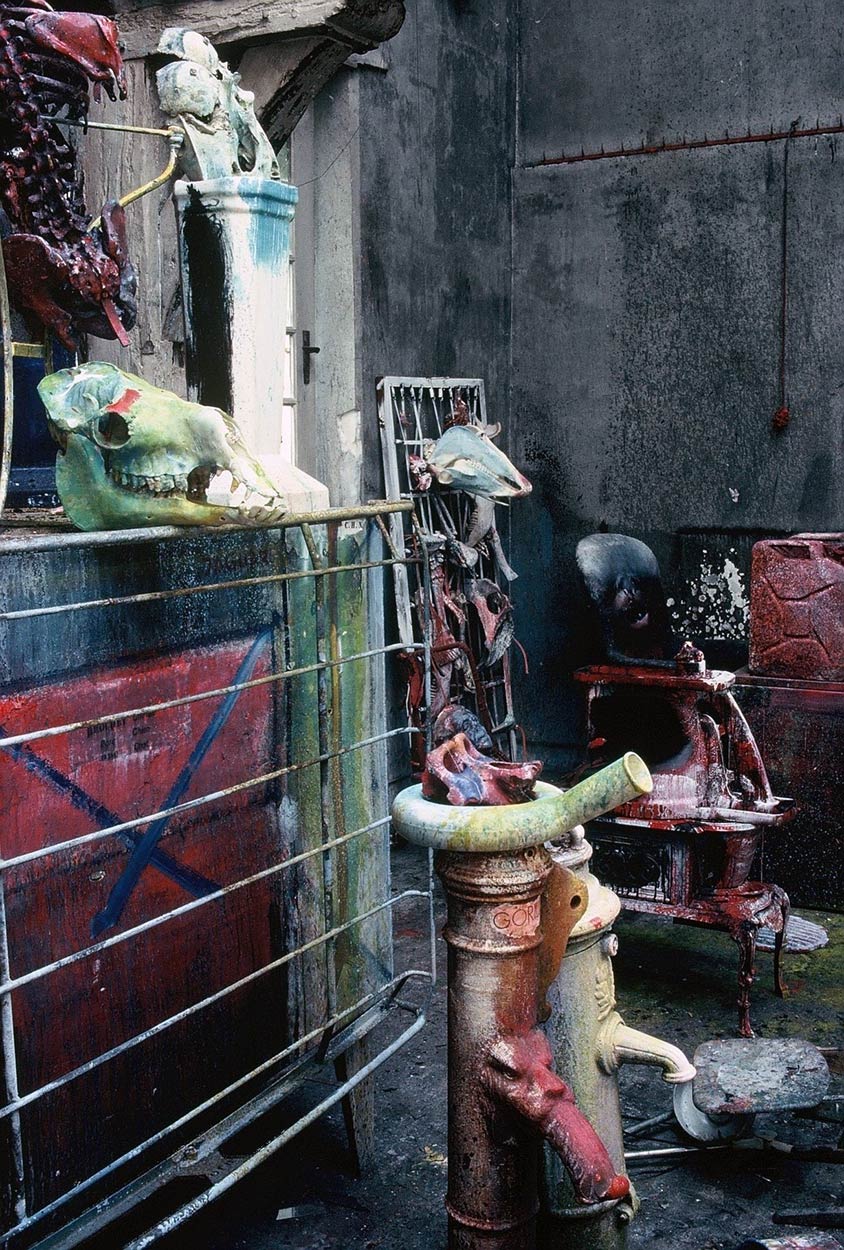 Sculptures dans l’atelier de Dado en 1989