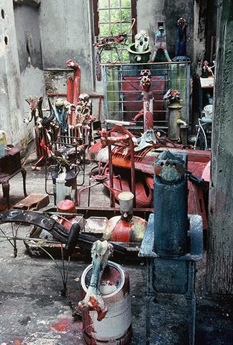 Sculptures dans l’atelier de Dado en 1989.