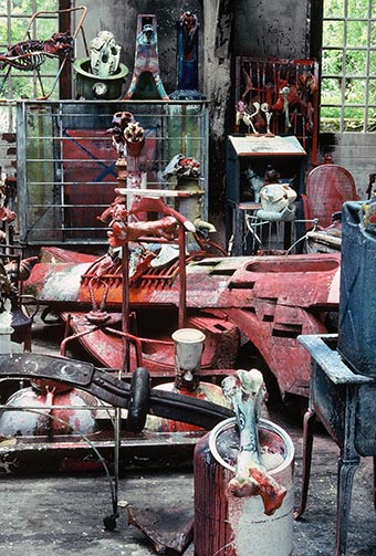 Sculptures dans l’atelier de Dado en 1989.