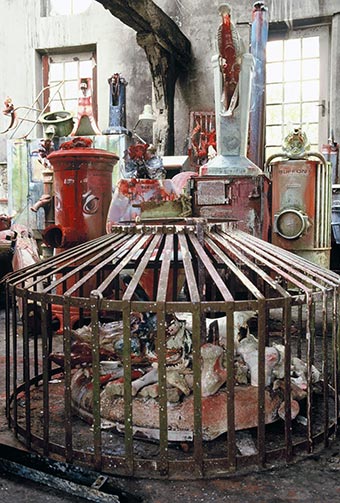 Sculptures dans l’atelier de Dado en 1989.