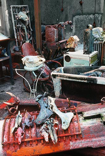 Sculptures dans l’atelier de Dado en 1989.