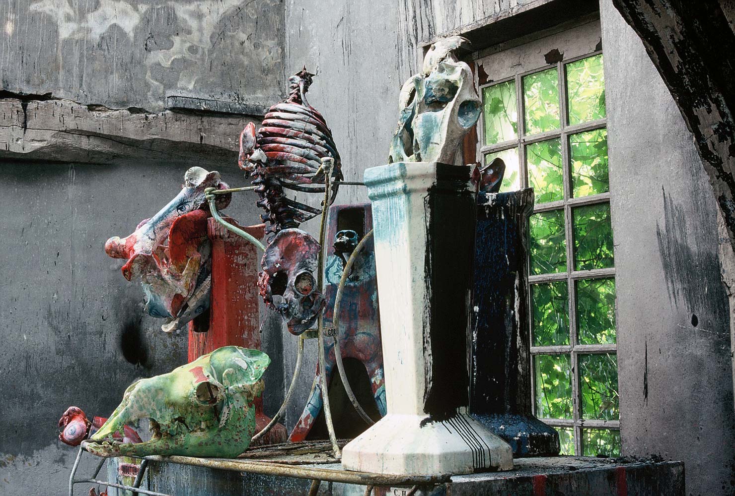 Sculptures dans l’atelier de Dado en 1989