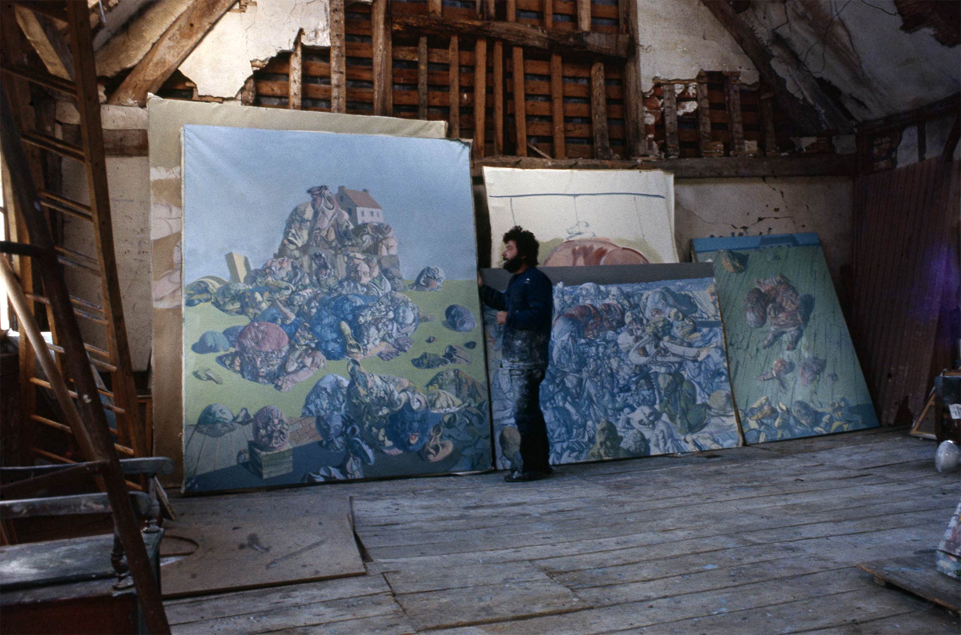 Dado dans son atelier en 1970