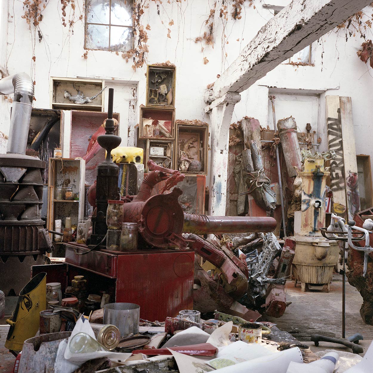 Sculptures dans l’atelier de Dado en 1996