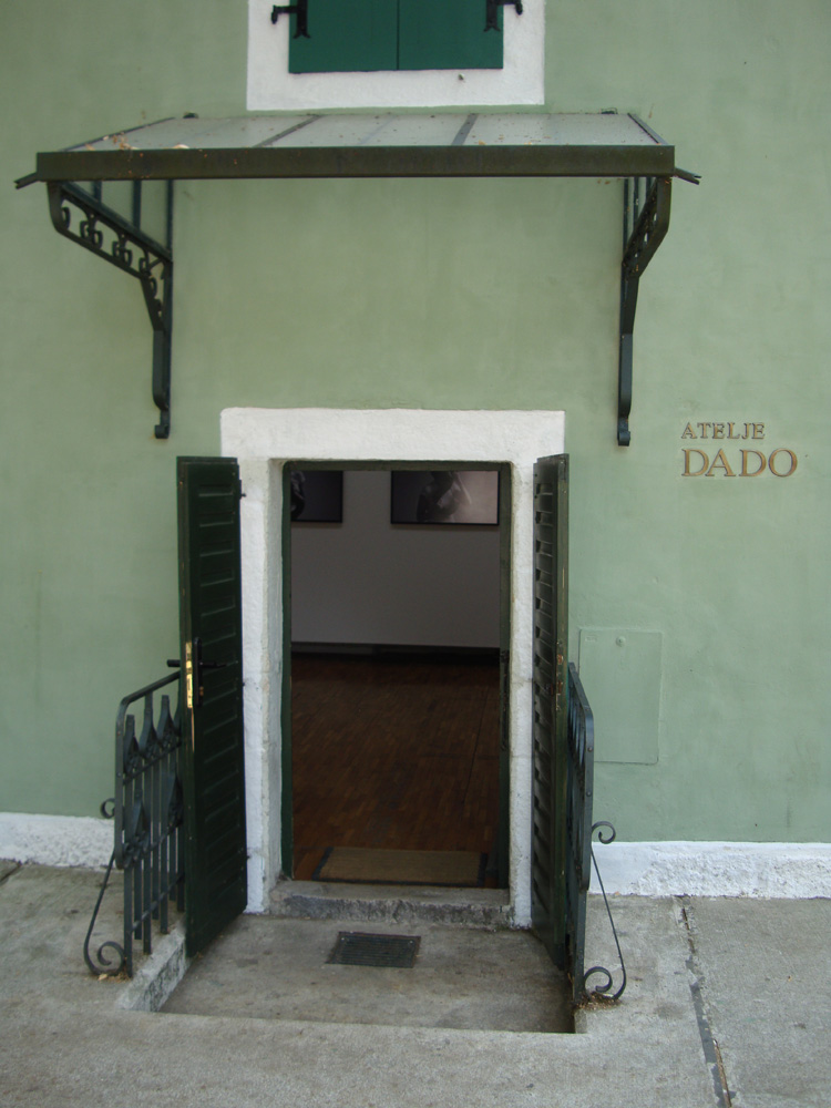 The entry of Atelje Dado