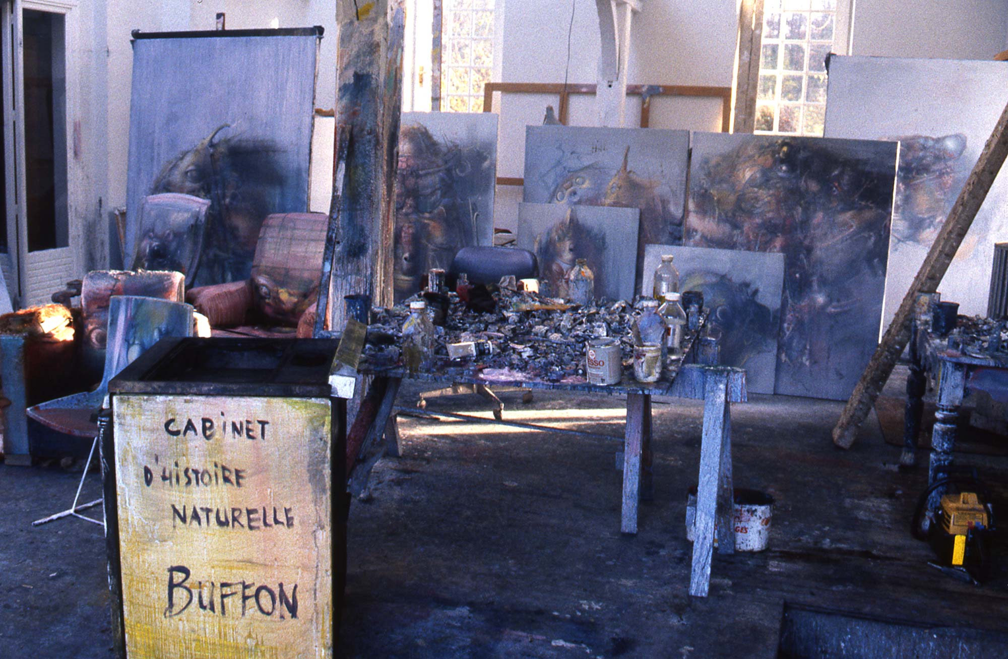 L’atelier de Dado à Hérouval en 1986