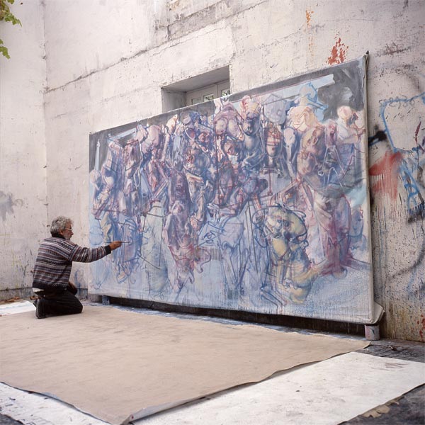 Dado dans son atelier en 1997