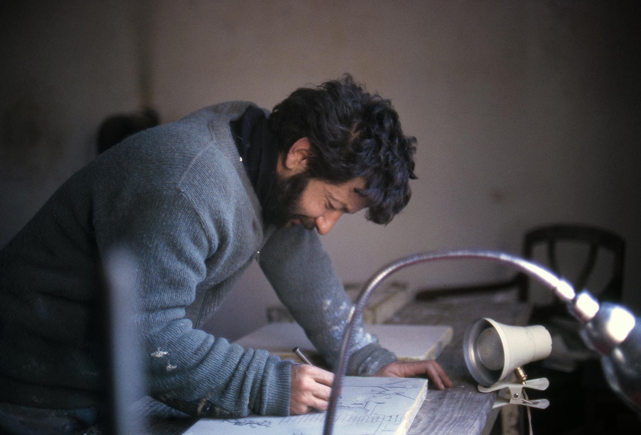 Dado preparing lithographic stone at Hérouval in 1968