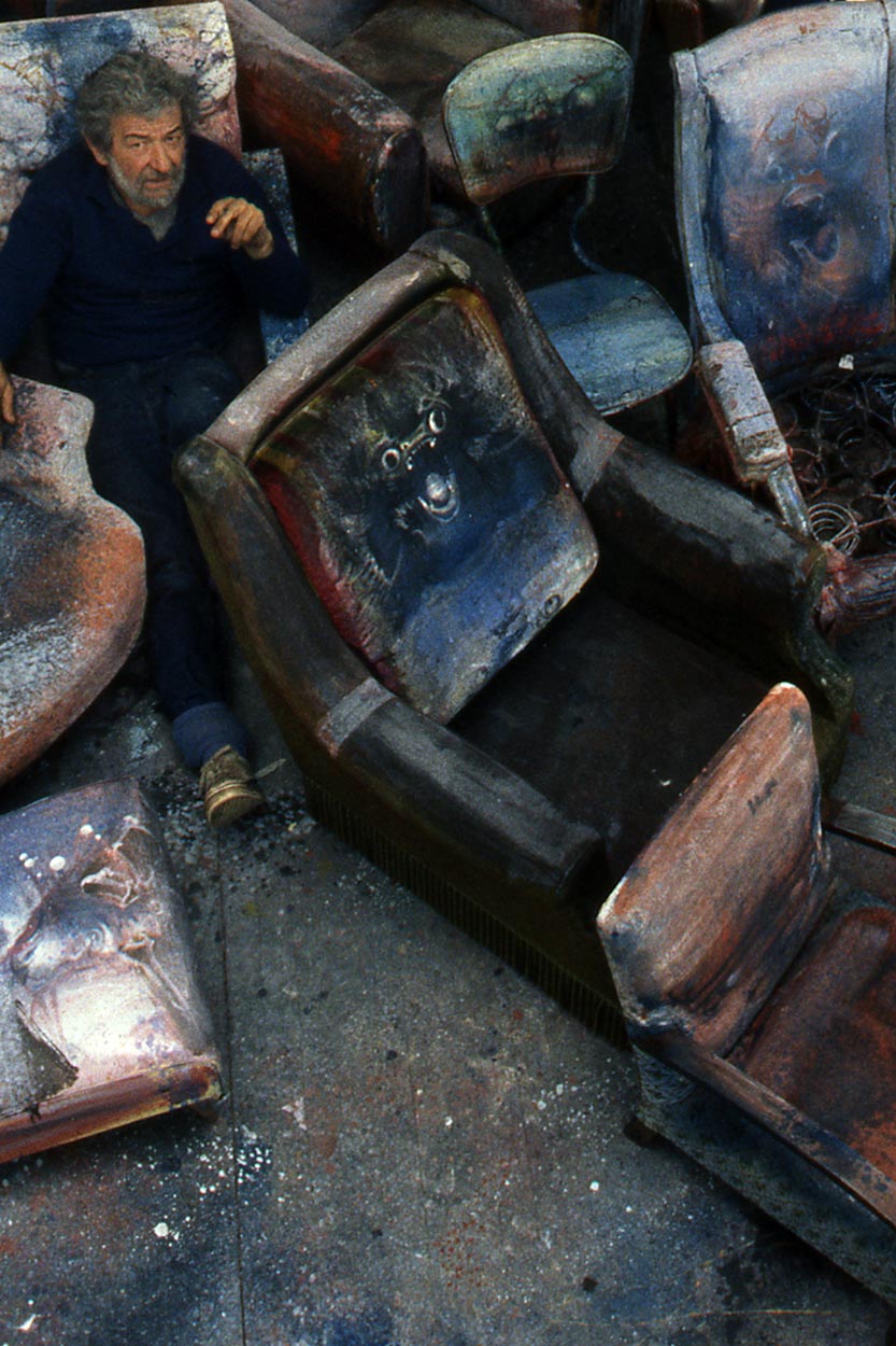 Dado in his studio in 1987