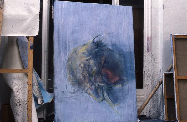 Peinture en cours dans l'atelier de Dado en 1986